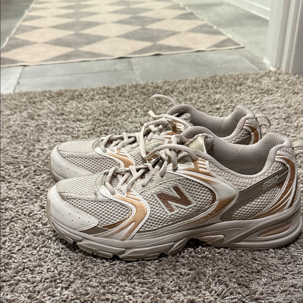 New Balance 530s gold and cream like new